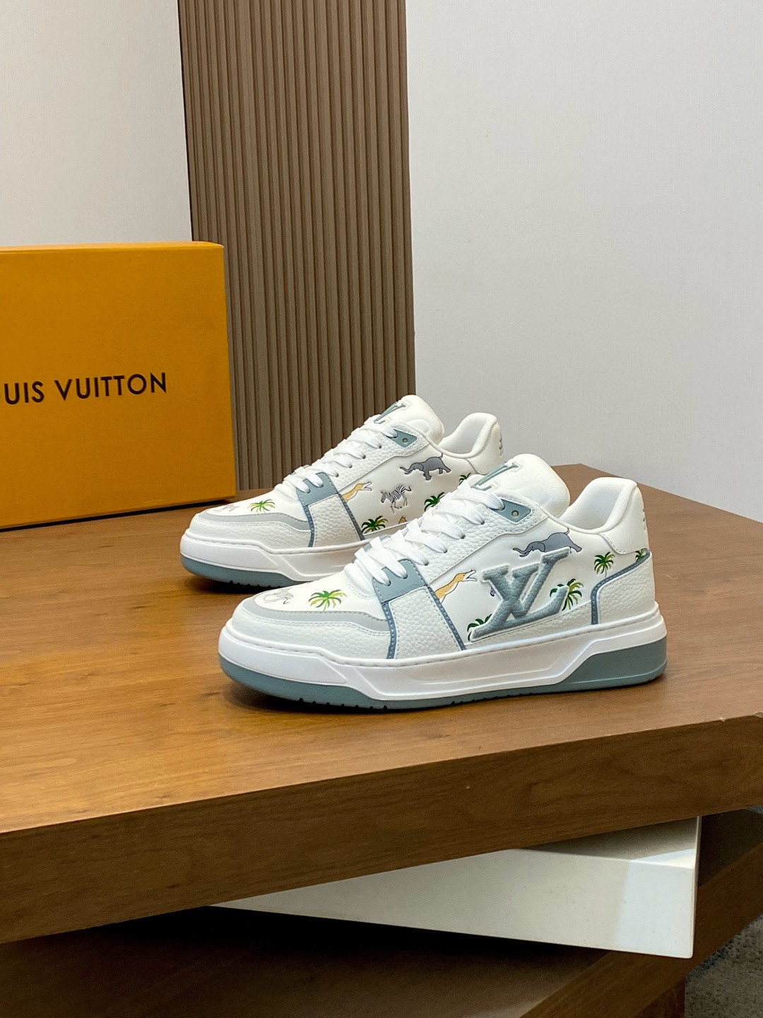루이비통 Louis Vuitton Trainer 스니커즈