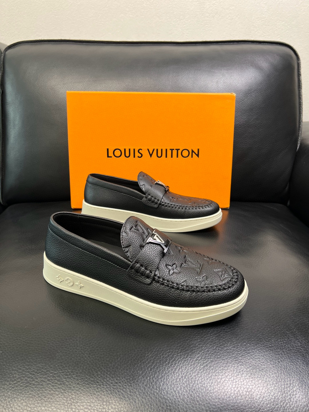 루이비통 Louis Vuitton 로퍼 슈즈
