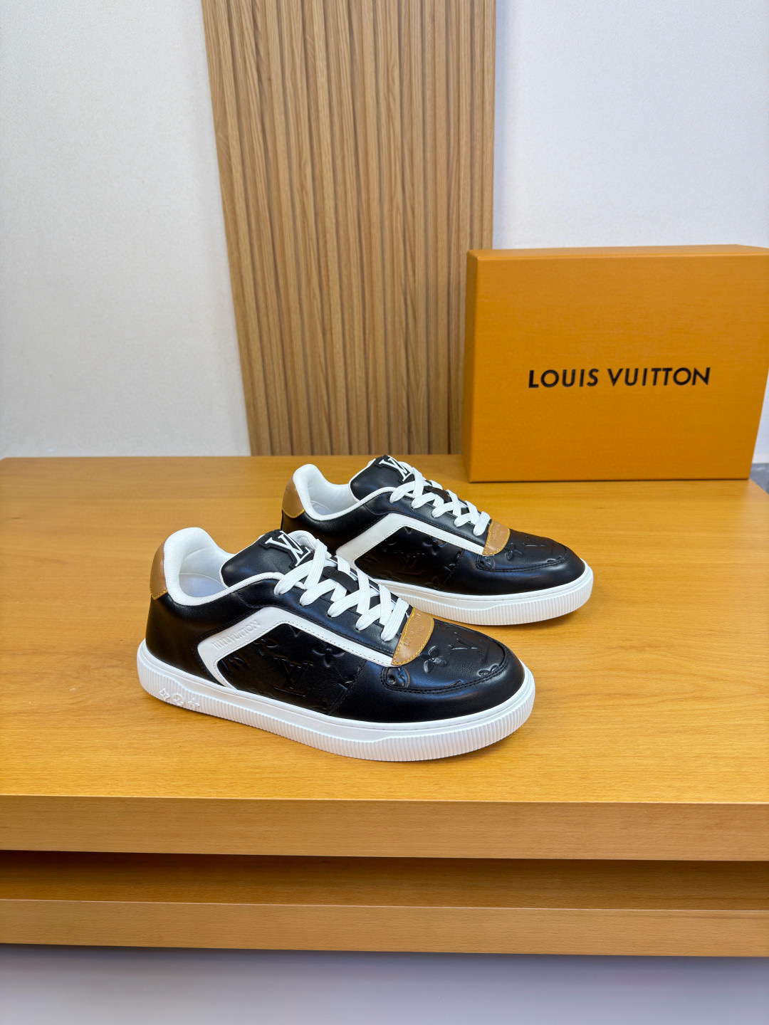 루이비통 Louis Vuitton 스니커즈