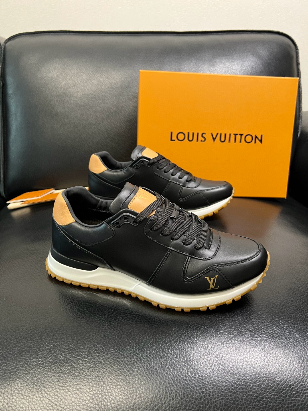 루이비통 Louis Vuitton 스니커즈