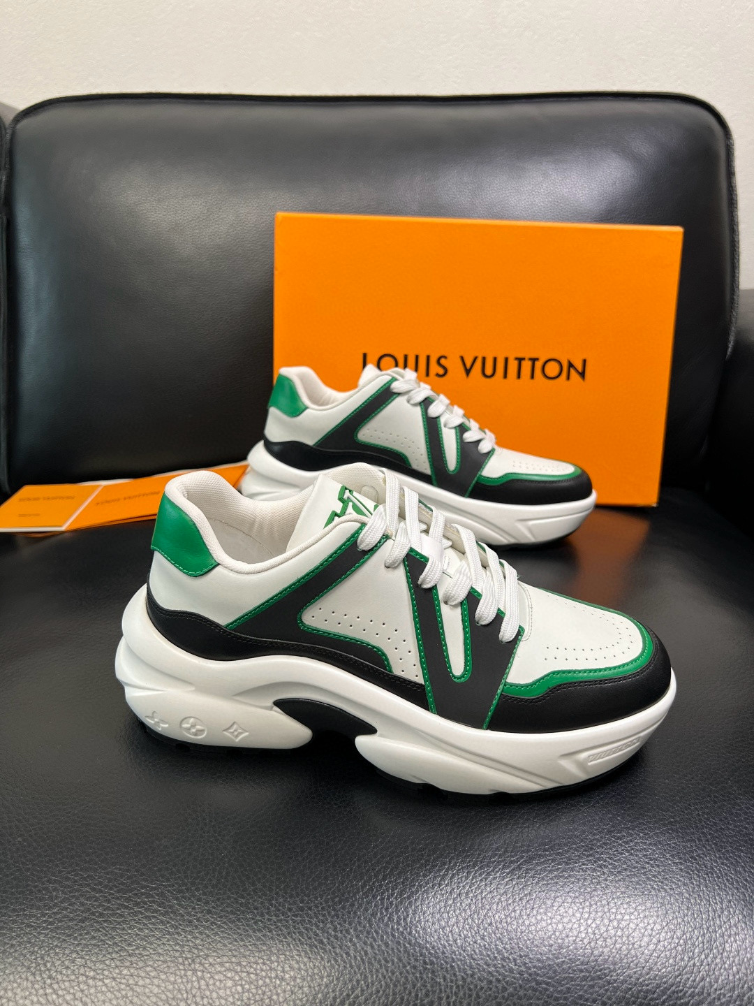 루이비통 Louis Vuitton 스니커즈