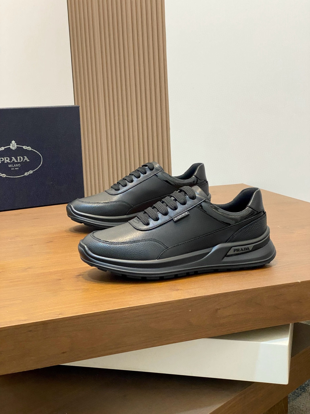 프라다 Prada Downtown 스니커즈 Black