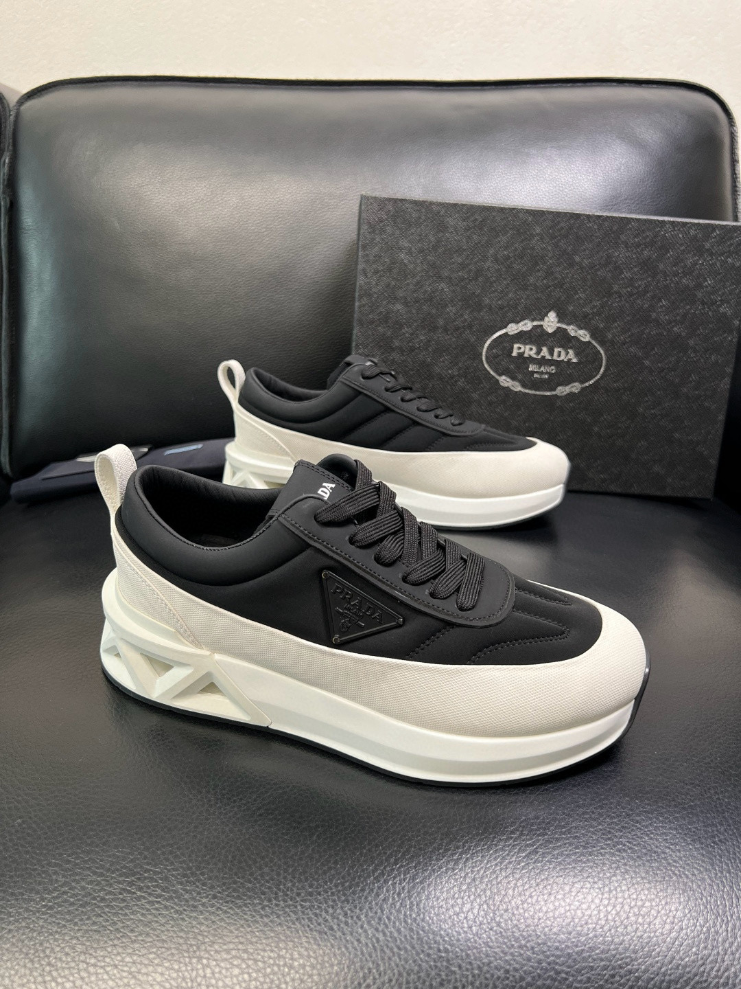 프라다 Prada 스니커즈