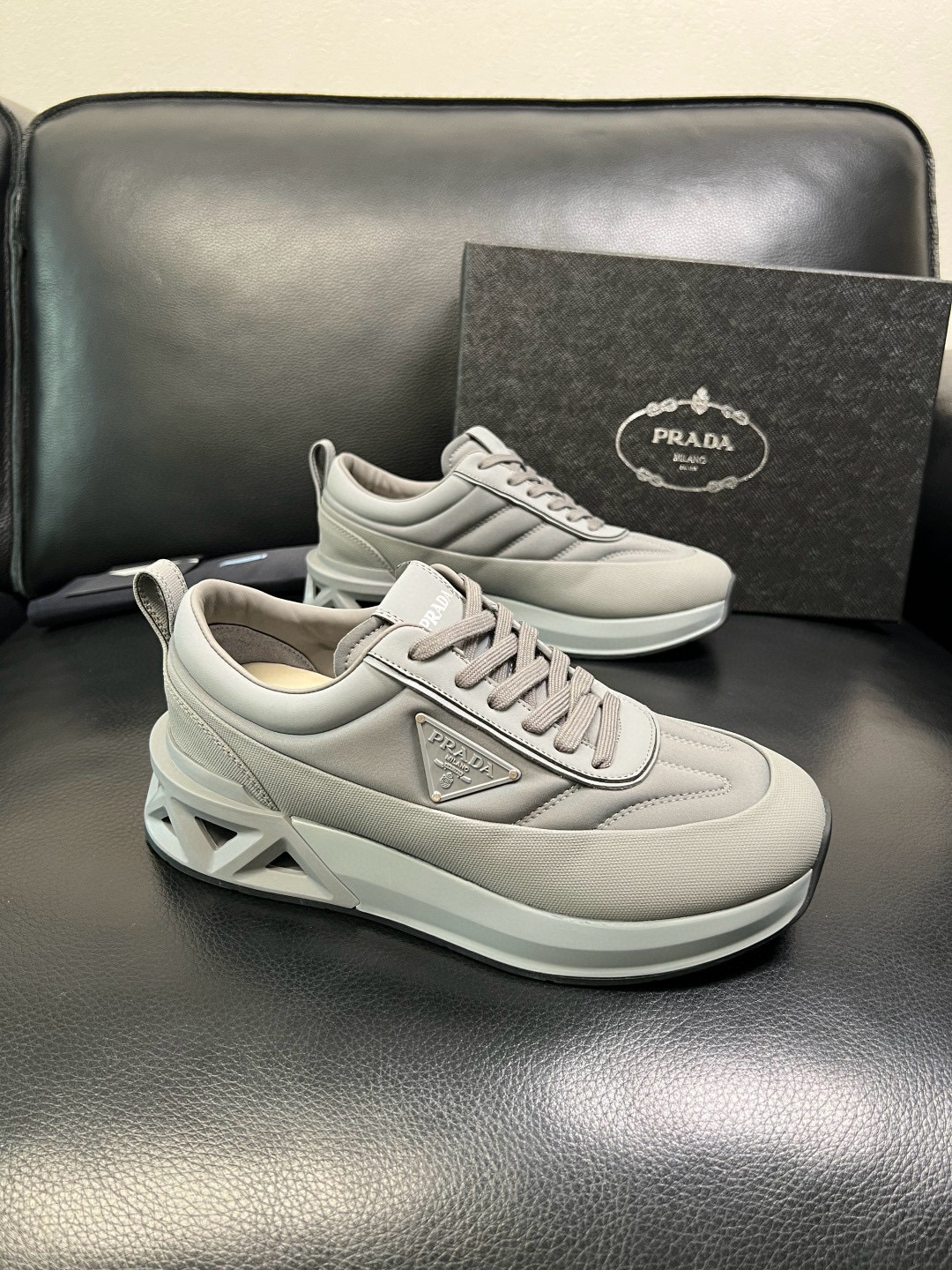 프라다 Prada 스니커즈