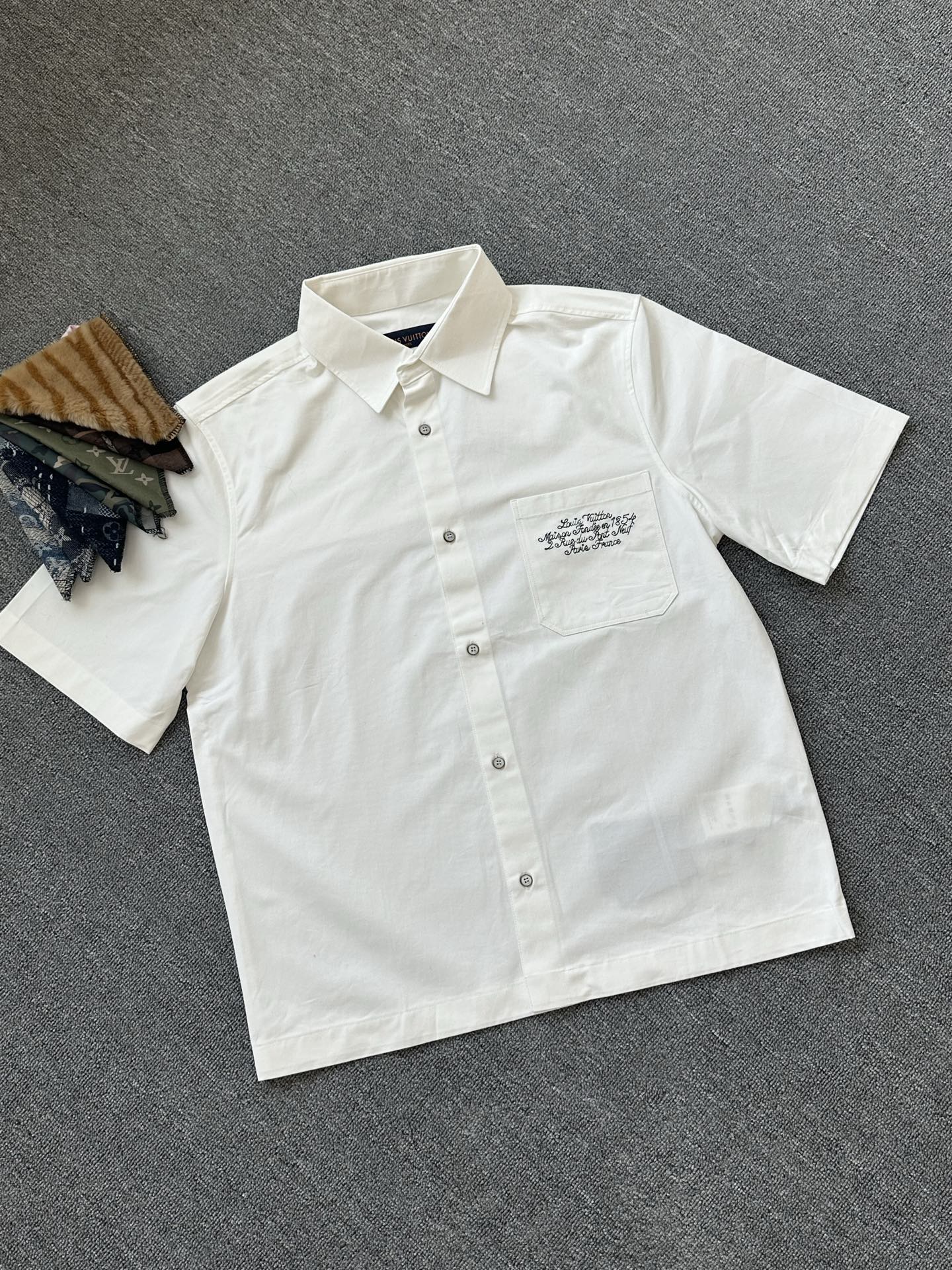 루이비통 Louis Vuitton 반팔 셔츠