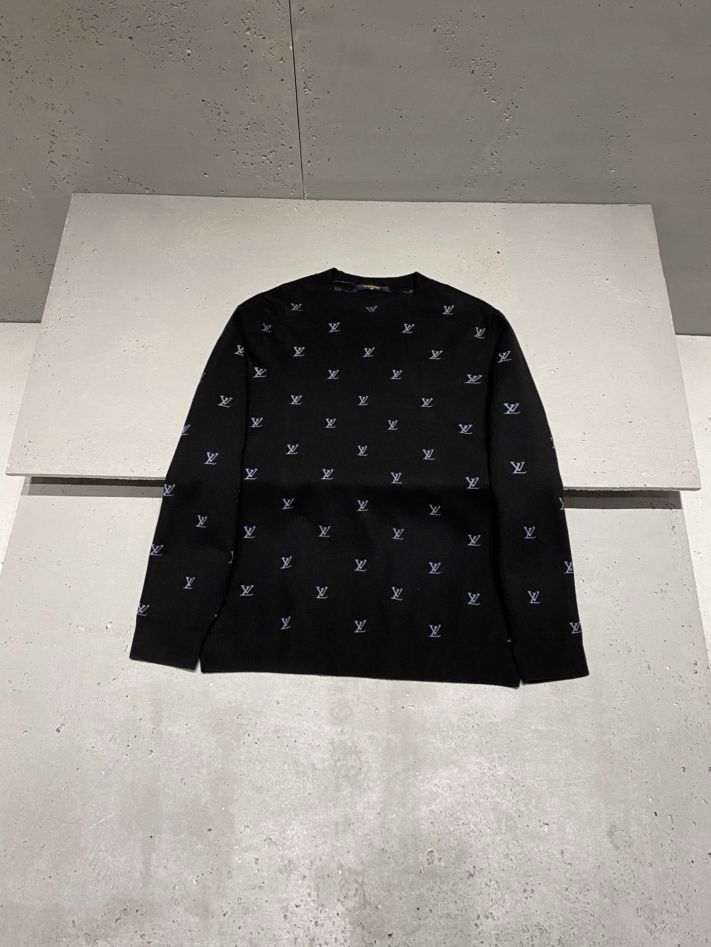 루이비통 Louis Vuitton 스웨터