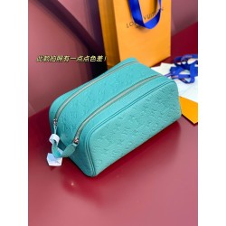 루이비통 Louis Vuitton M13978 Dopp Kit Vert Deau 28cm