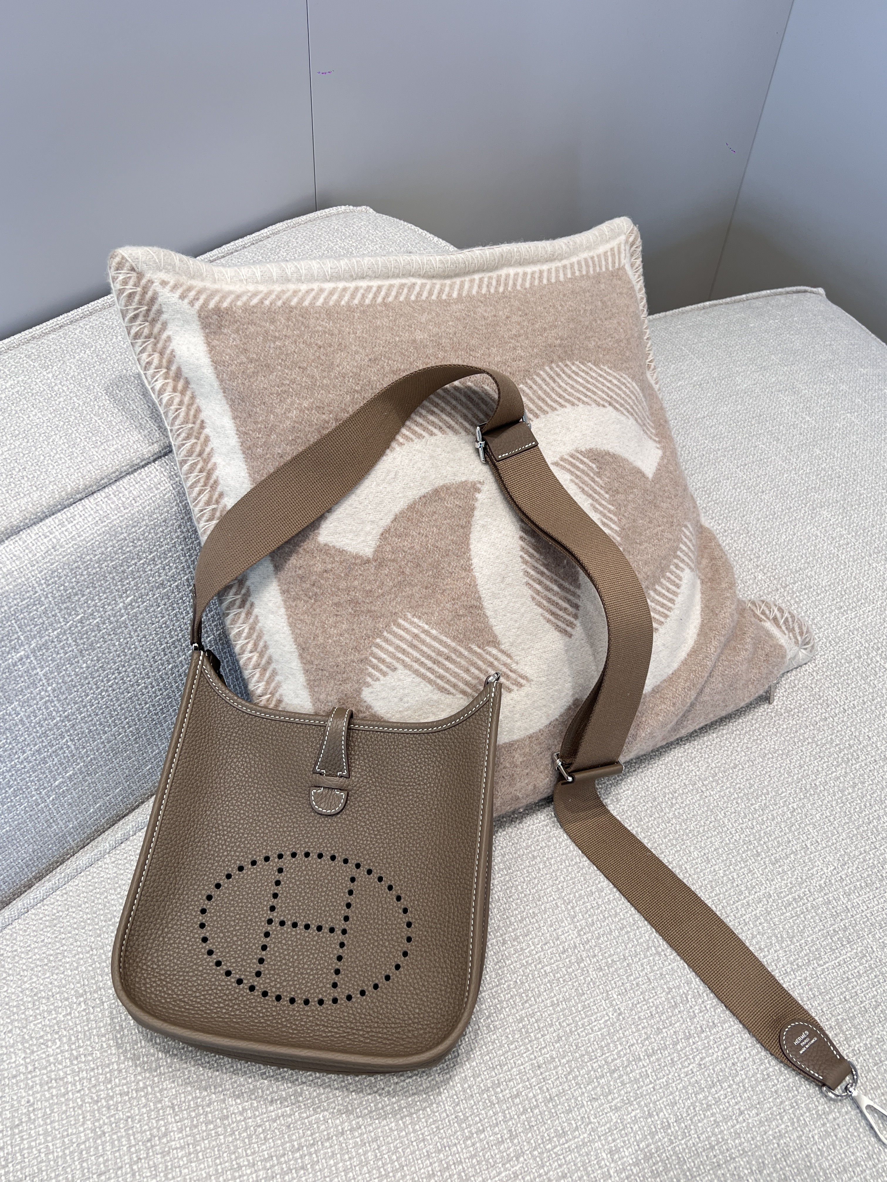 에르메스 Hermes Evelyne 23cm Germany Leather 18 Etoupe/silver