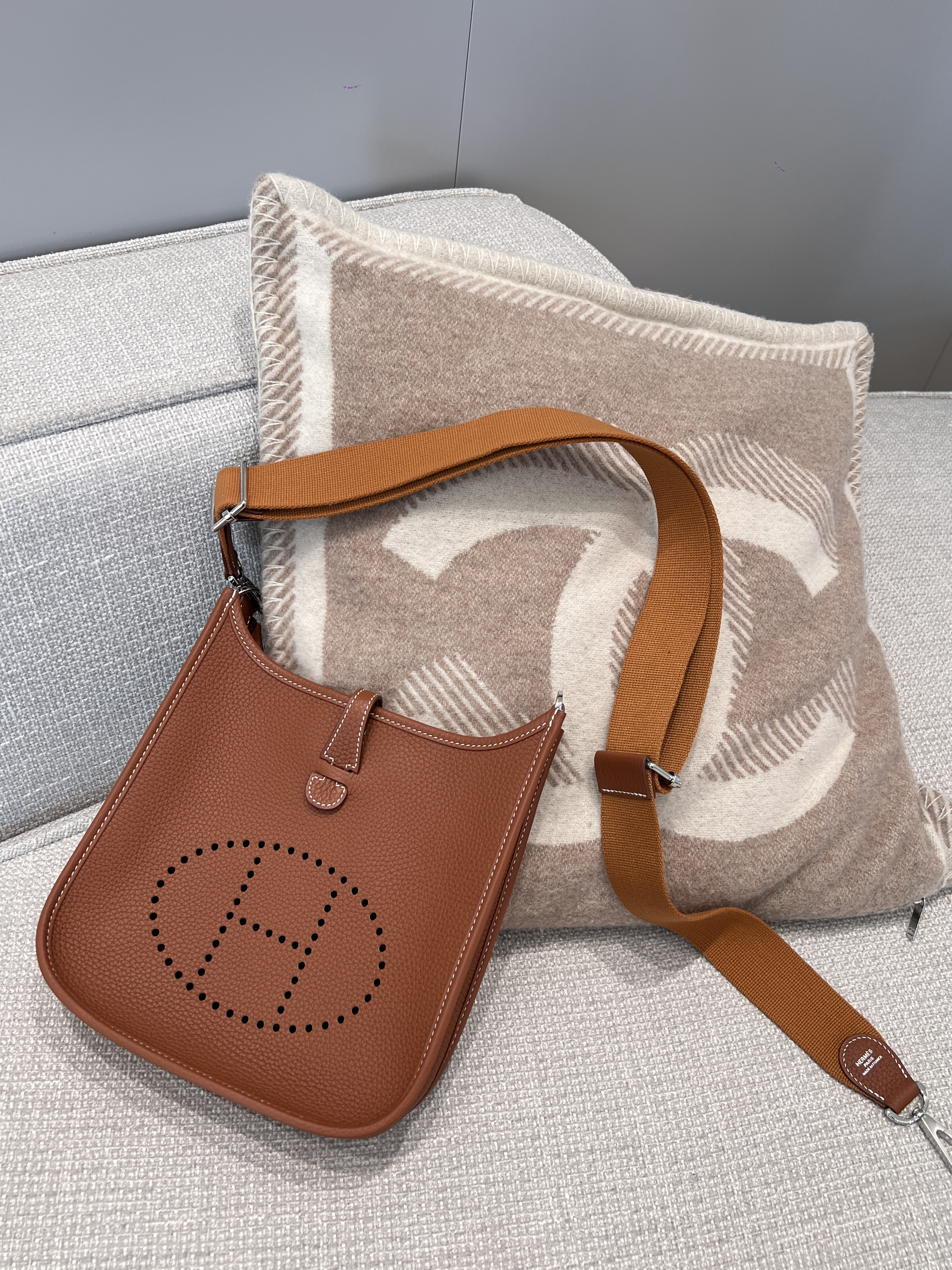 에르메스 Hermes Evelyne 23cm Germany Leather 37 Gold/silver