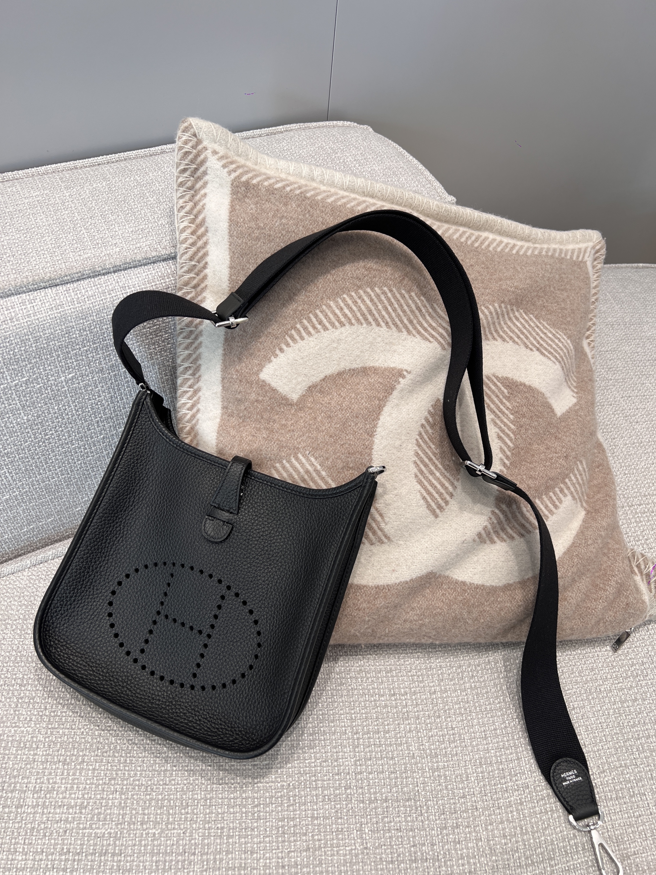 에르메스 Hermes Evelyne 23cm Germany Leather 89 Noir/silver