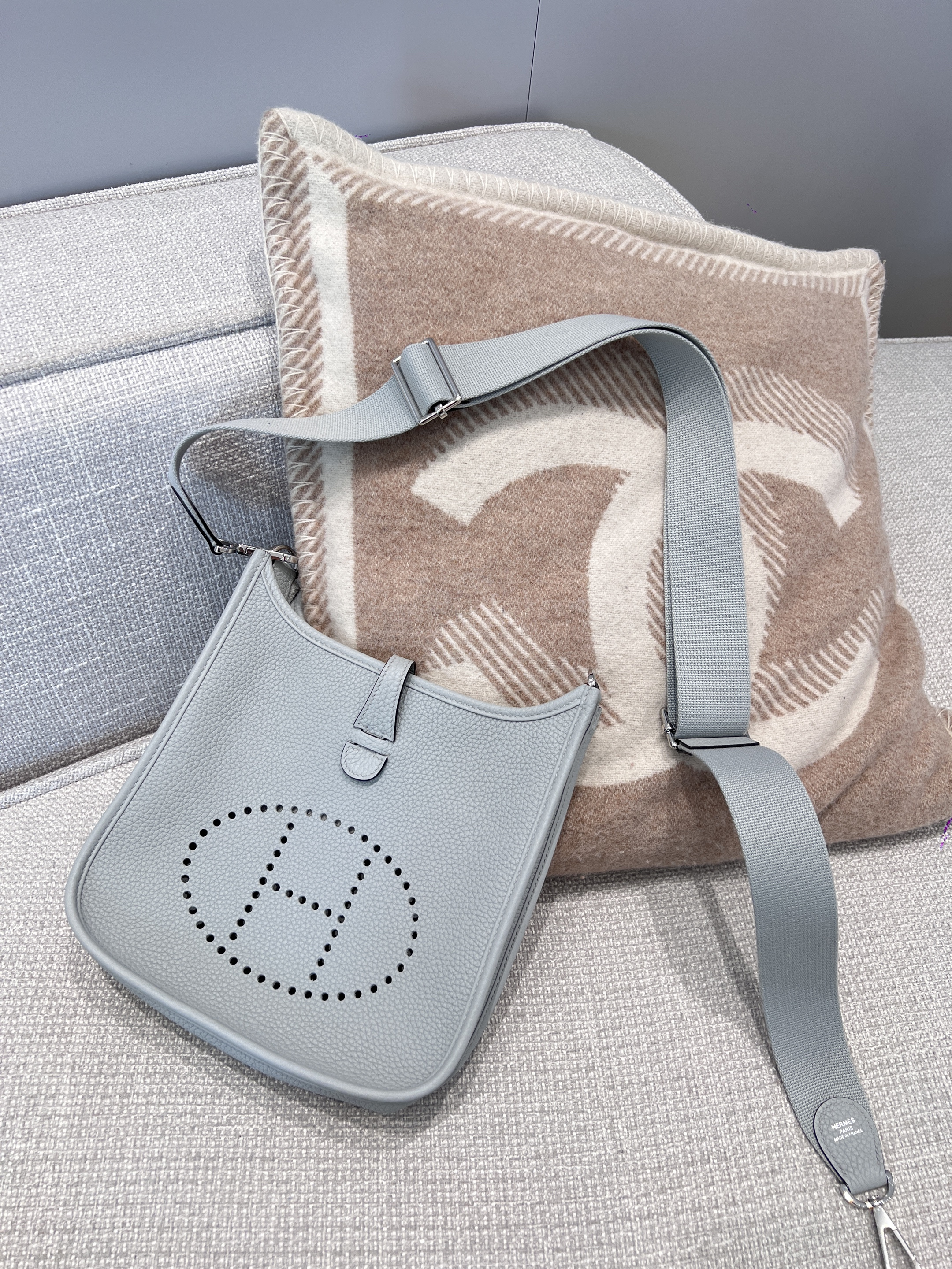 에르메스 Hermes Evelyne 23cm Germany Leather P0 Gris Pantin/silver