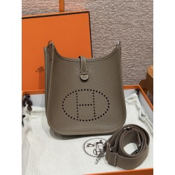 에르메스 Hermes Evelyne 23cm Clemence 18 Etoupe/silver
