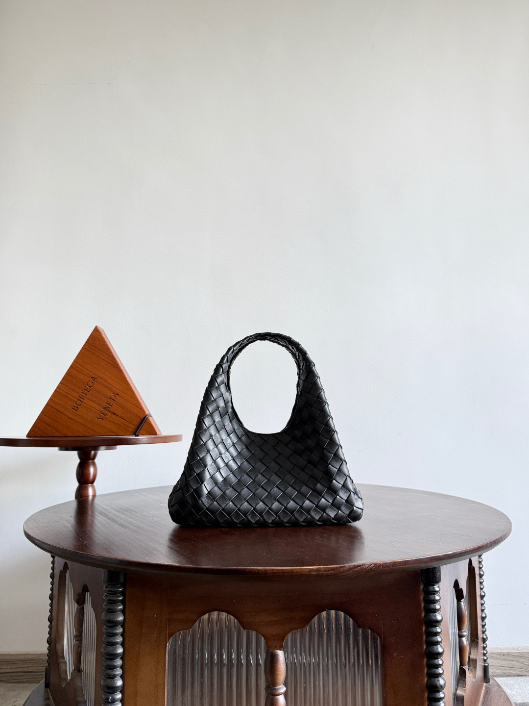 보테가베네타 Bottega Veneta 854248 Small Campana 28cm