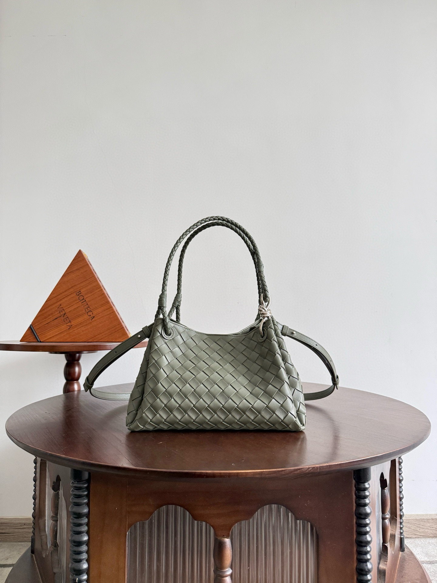 테가베네타 Bottega Veneta 835921 Parachute 29.5cm