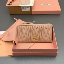 미우 미우 MIU MIU 5MB006 MATELASSE 지갑 15cm