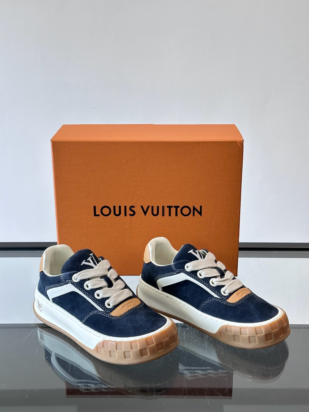 루이비통 Louis Vuitton Tilted  스니커즈