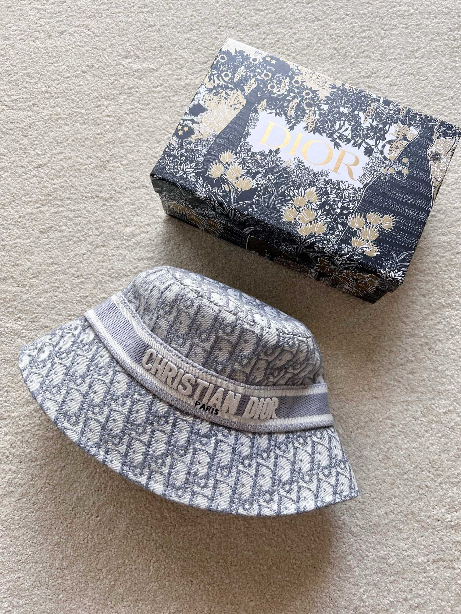 디올 Dior 버킷햇