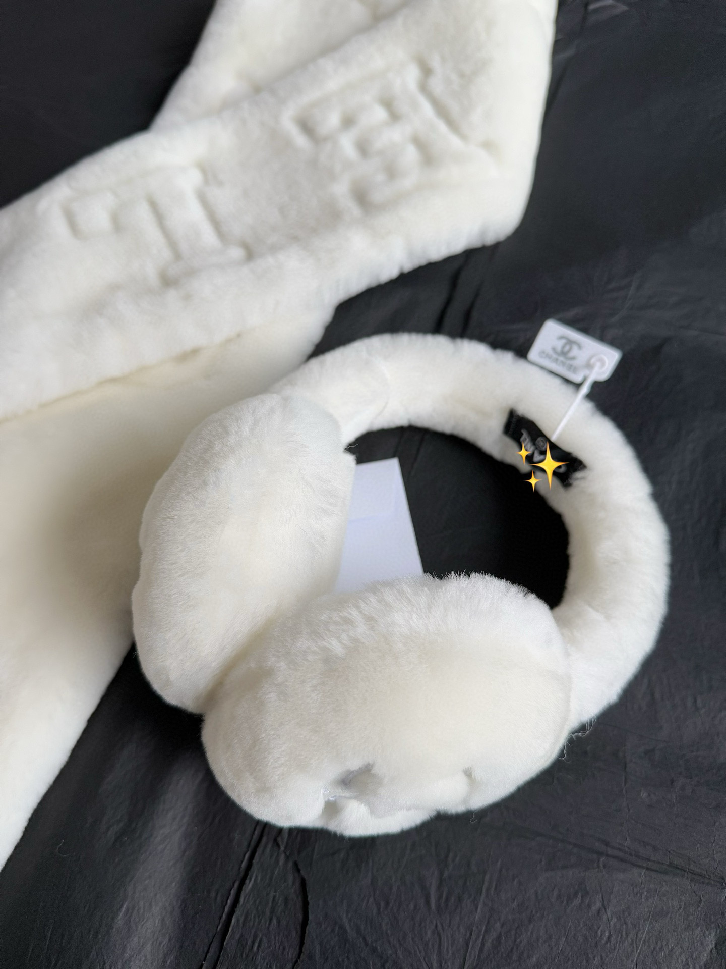 샤넬 CHANEL 귀마개 White