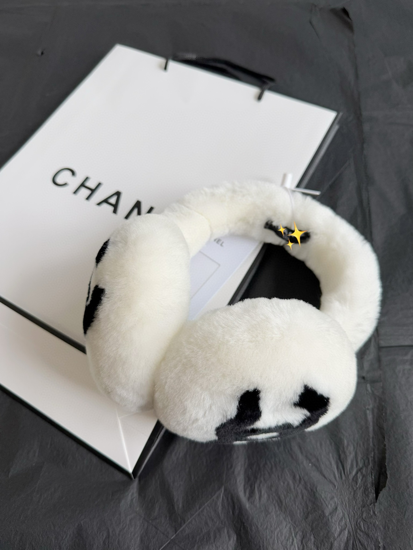 샤넬 CHANEL 귀마개 White&Black