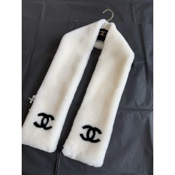 샤넬 CHANEL Muffler Shearling 머플러 White
