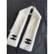 샤넬 CHANEL Muffler Shearling 머플러 White