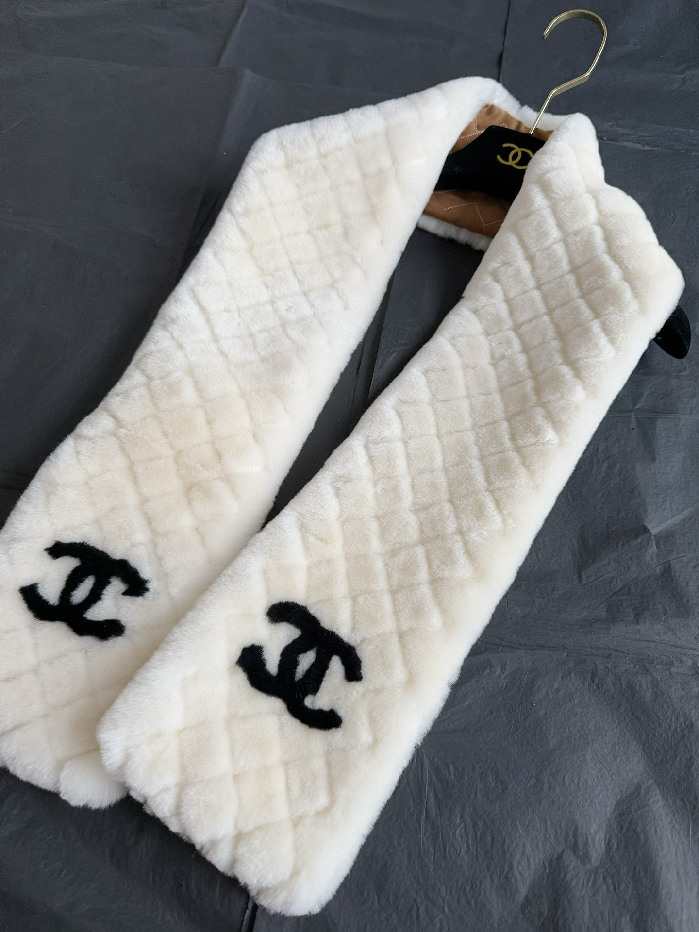 샤넬 CHANEL 머플러 White