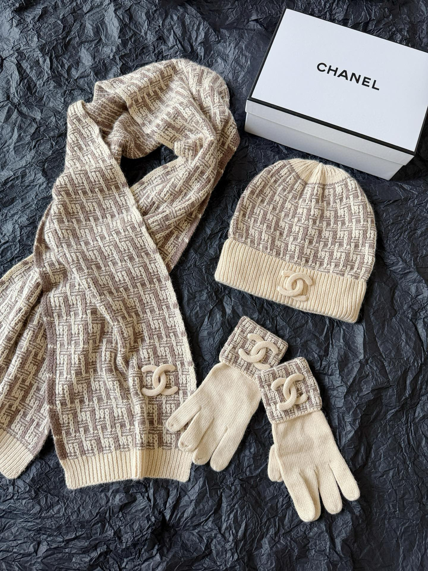 샤넬 CHANEL 머플러+모자+ 장갑