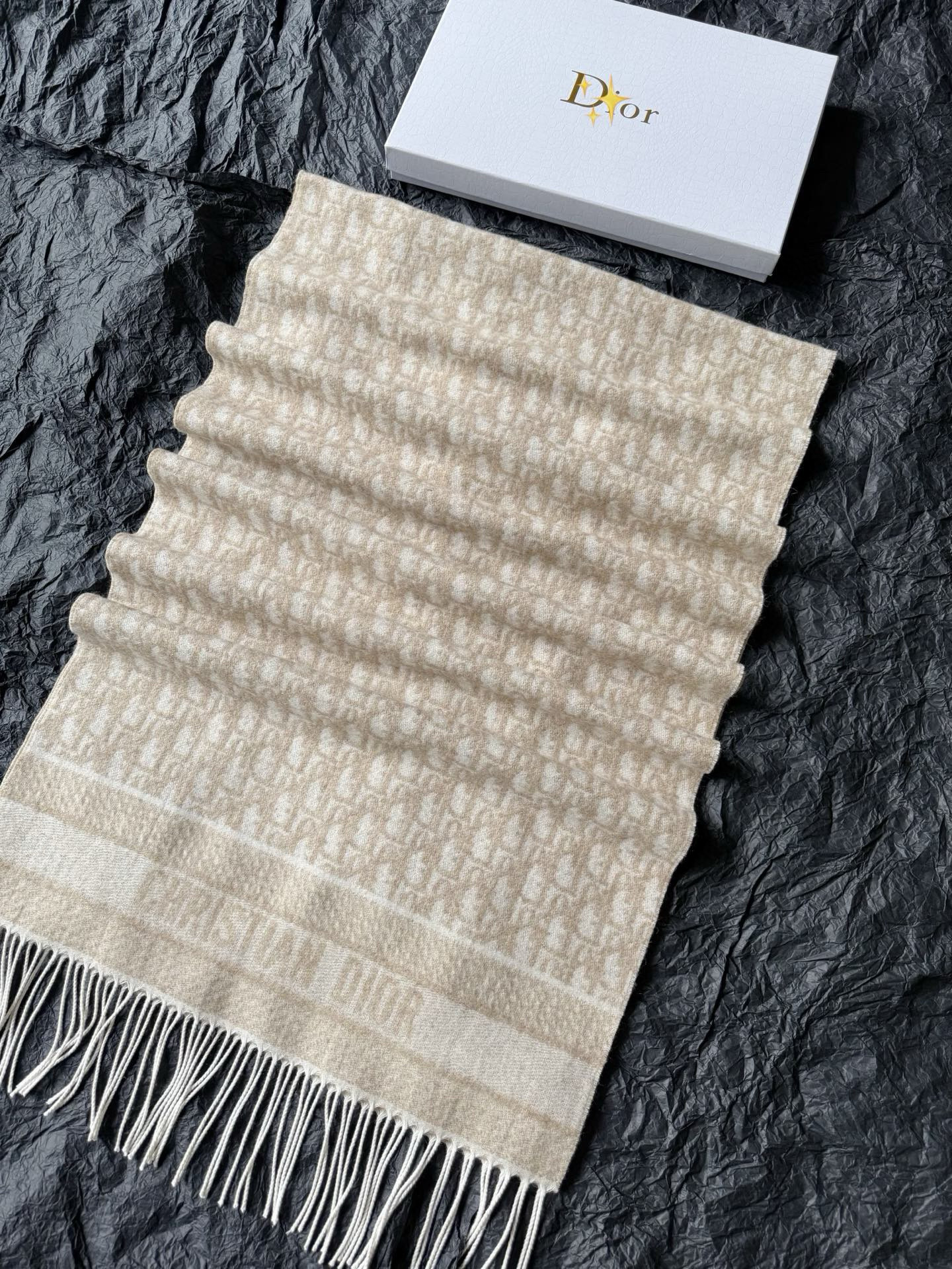 디올 Dior 머플러 Apricot