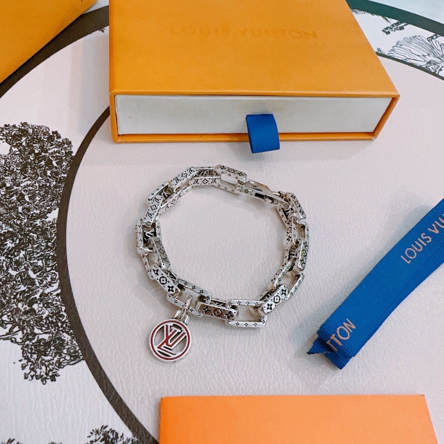 루이 비통 Louis Vuitton 팔찌