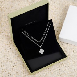 반클리프 Van Cleef & Arpels 목걸이