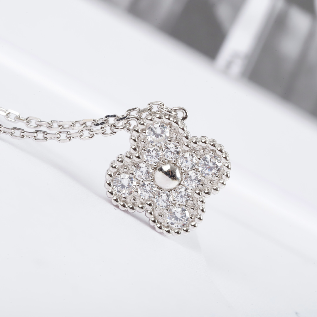 반클리프 Van Cleef & Arpels 목걸이