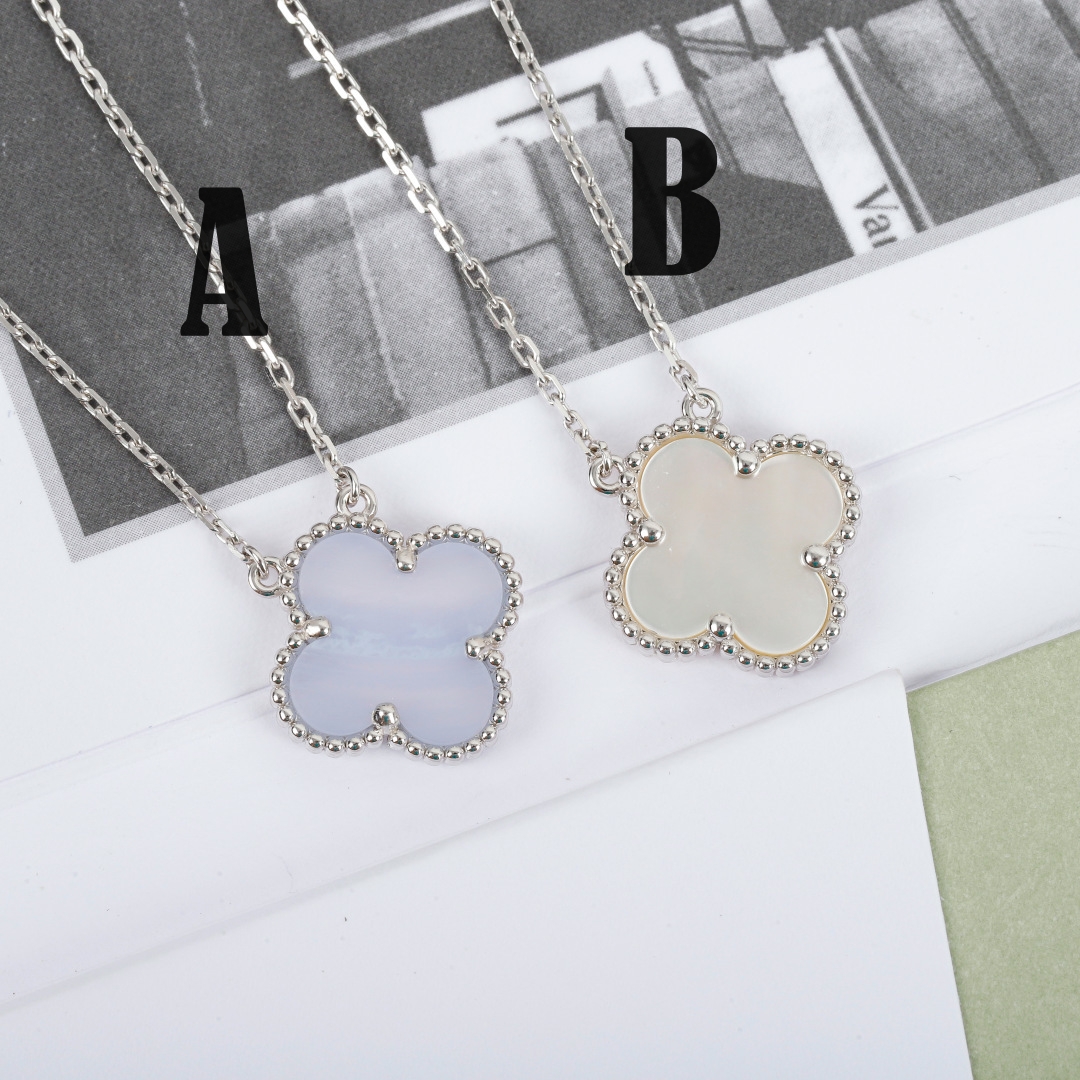 반클리프 Van Cleef & Arpels 목걸이