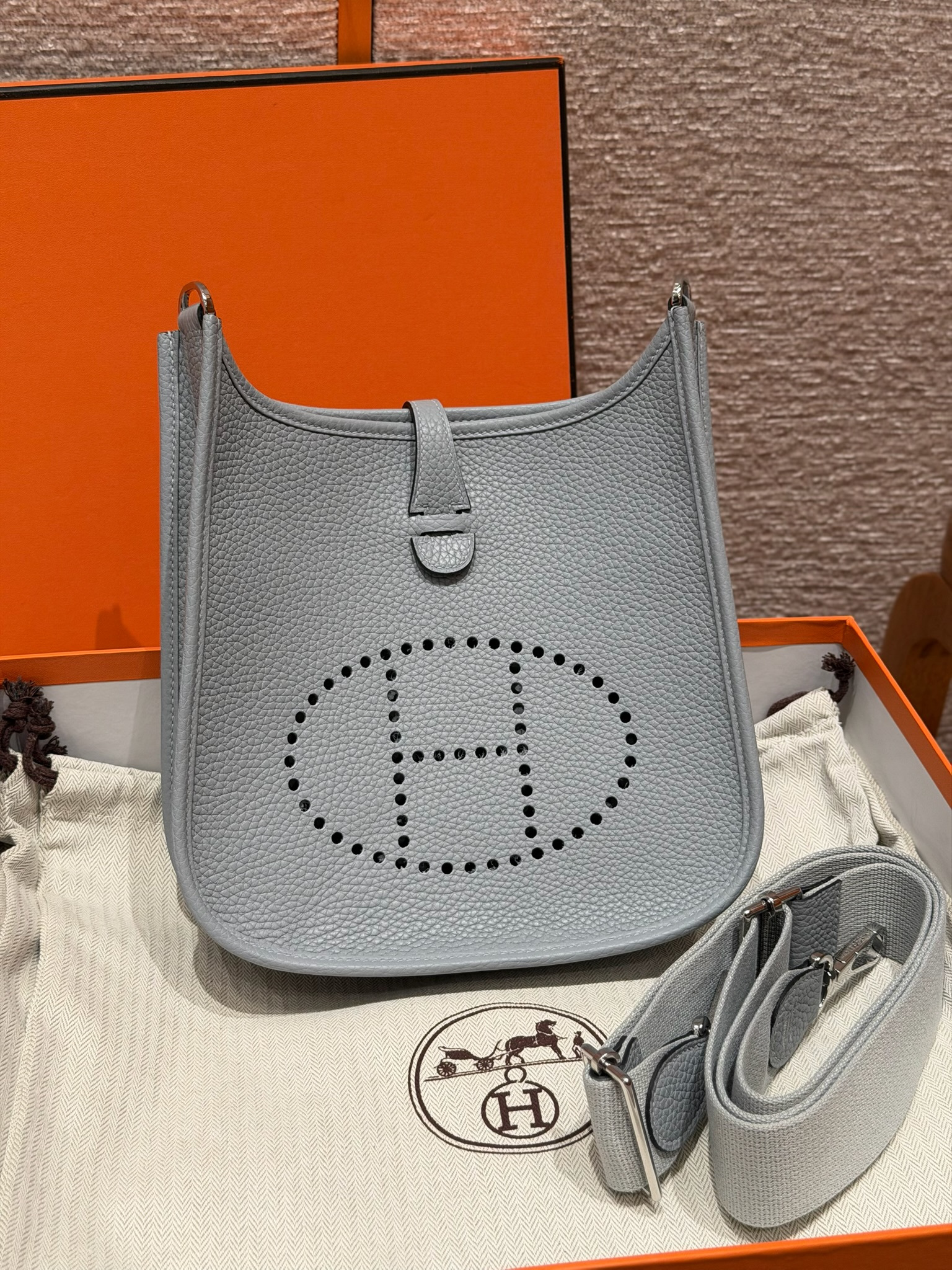 에르메스 Hermes Evelyne 23cm Clemence P0 Girs Pantin/silver