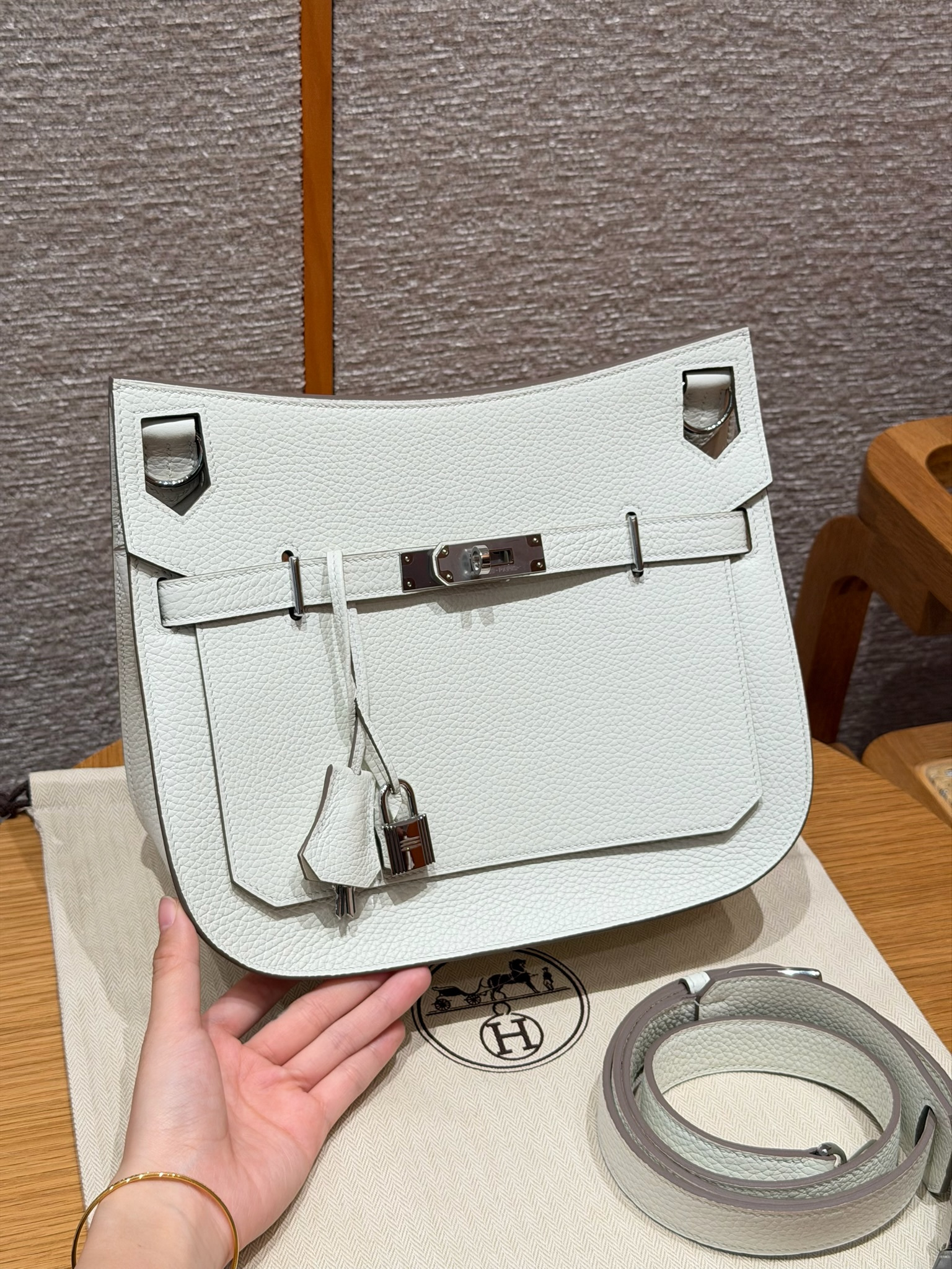 에르메스 Hermes Jypsiere 28cm clemence 0T Mushroom/silver