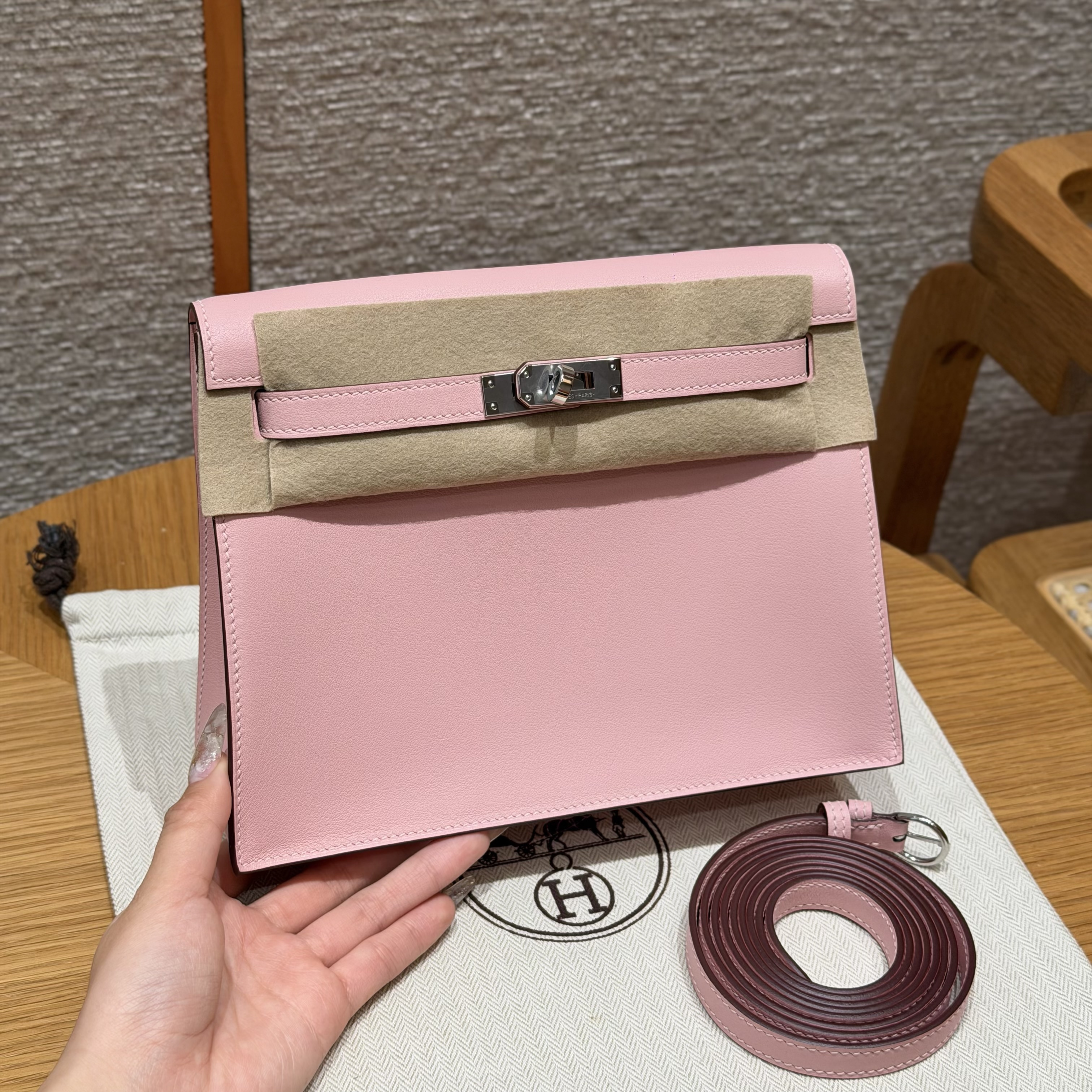 에르메스 Hermes Kelly danse 22cm swift 3Q Rose Sakura/silver