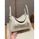 에르메스 Hermes Lindy 26cm Swift i2 Nata and D0 Beige de Weimar/gold