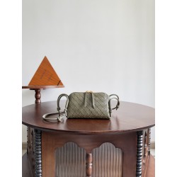 보테가 베네타 Bottega Veneta 794258 Intrecciato Concert Pouch 18.5CM