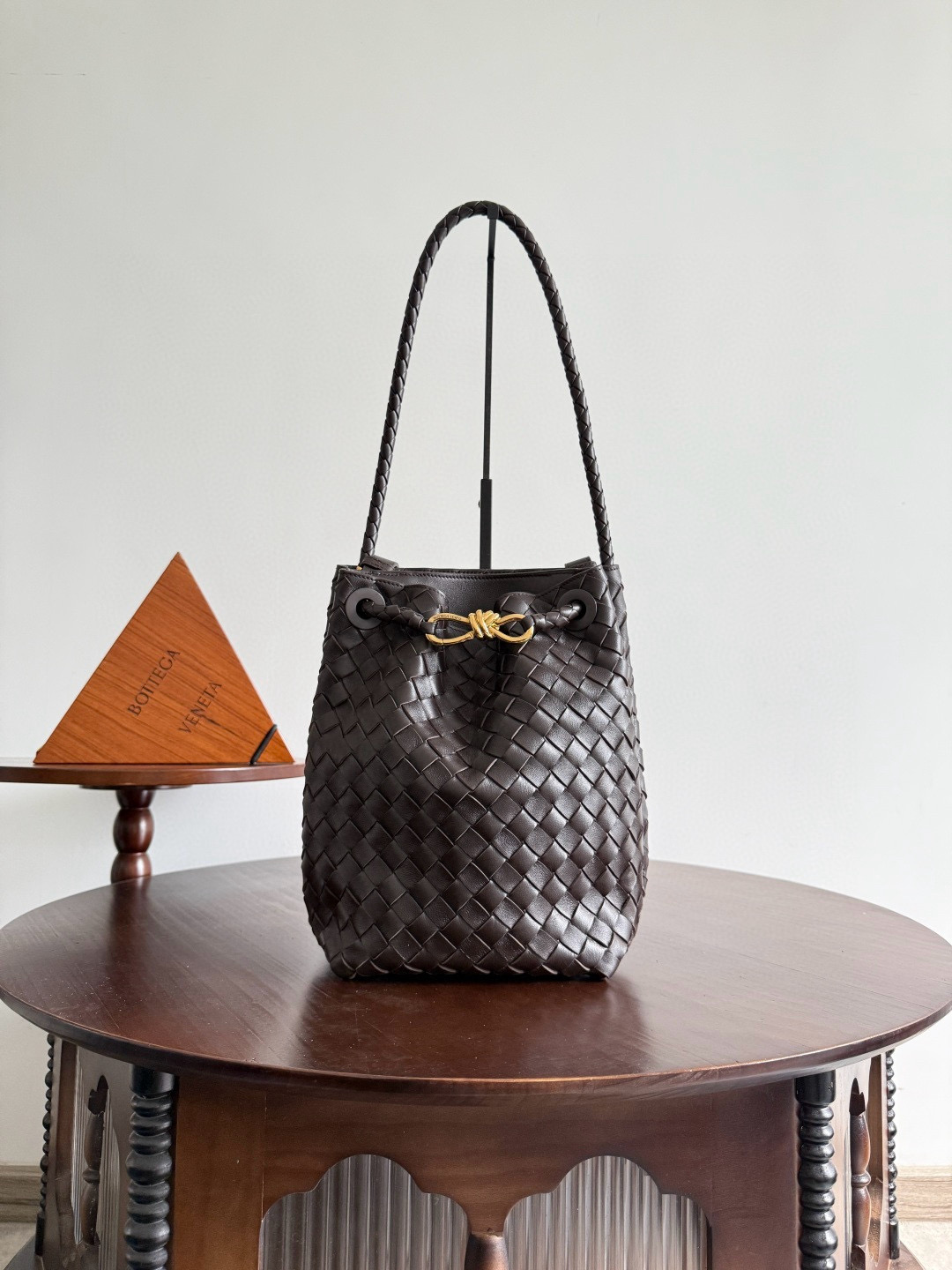 보테가 베네타 Bottega Veneta 855759 Small Andiamo Bucket 30cm