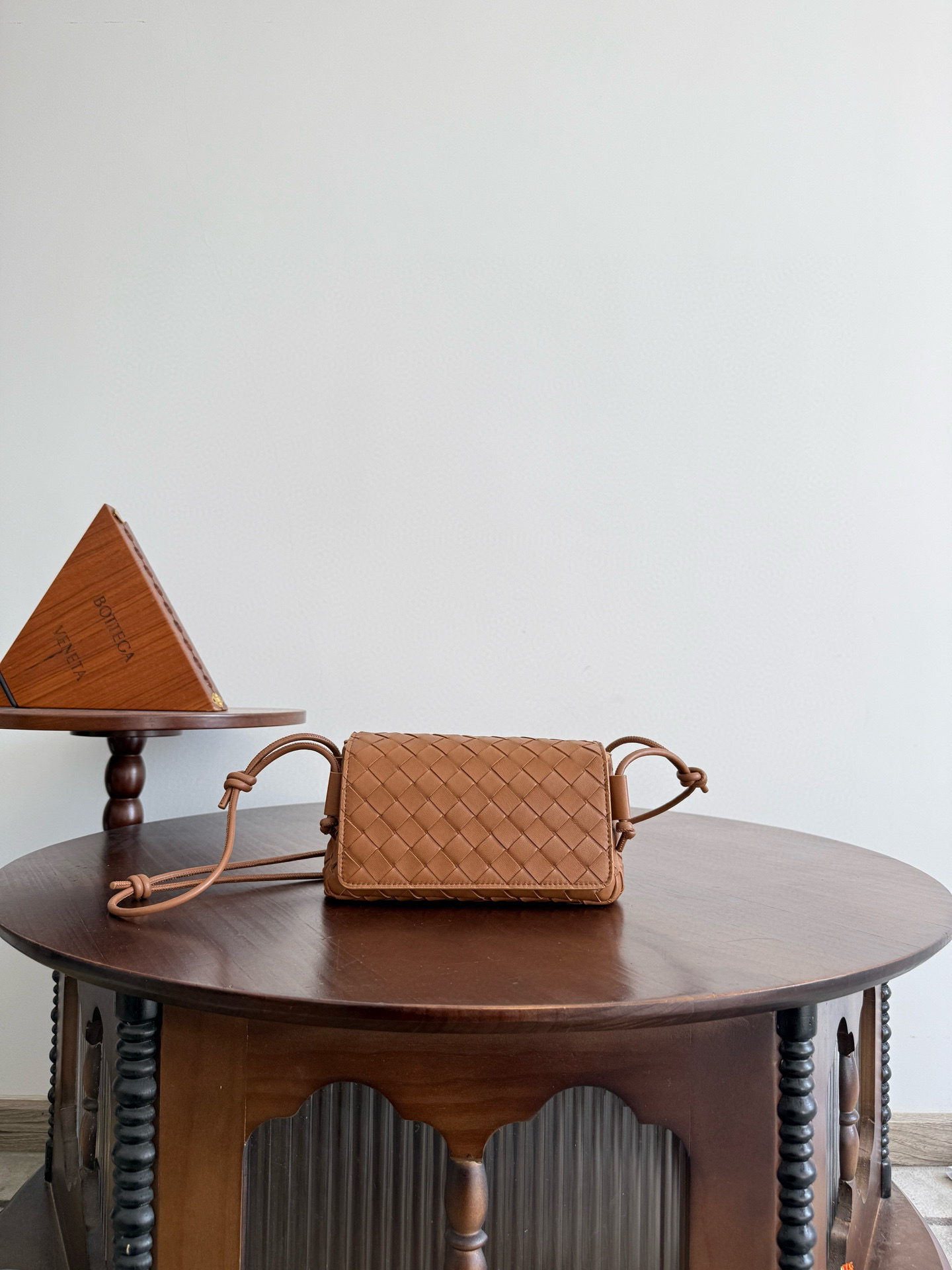 보테가베네타 Bottega Veneta 843893 Notturno 노뚜르노 21cm