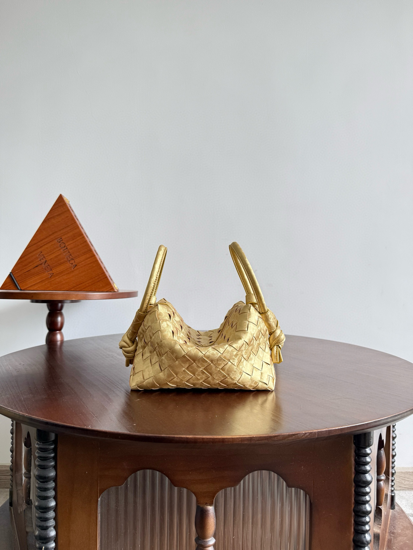 보테가 베네타 Bottega Veneta 844285 Loop Top Handle 21cm