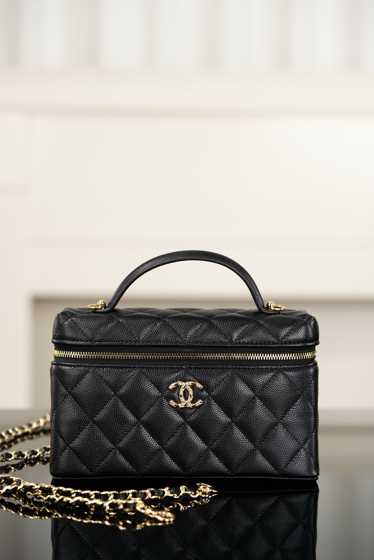 샤넬 Chanel 26c Long Vanity with chain Black 19.5cm