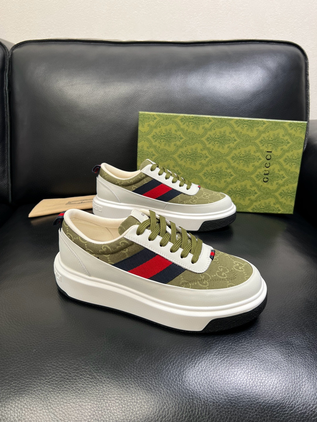 구찌 Gucci 스니커즈