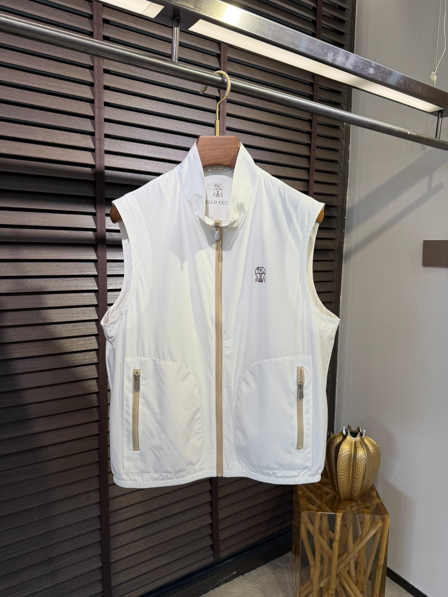 브루넬로 쿠치넬리 Brunello Cucineli 조끼