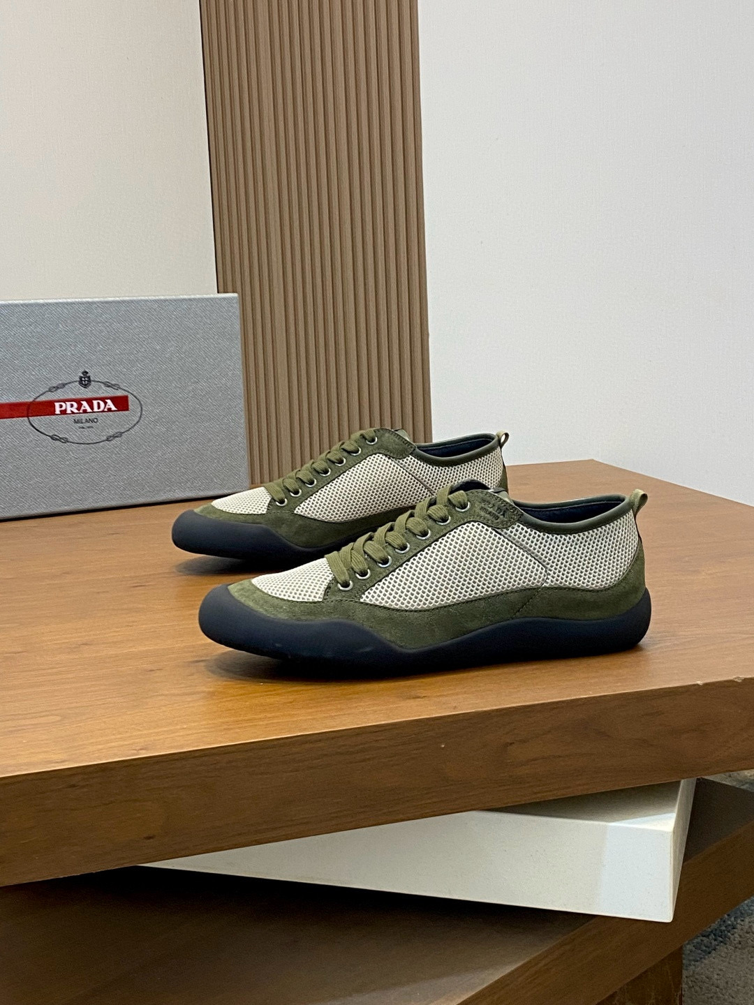 프라다 Prada 스니커즈