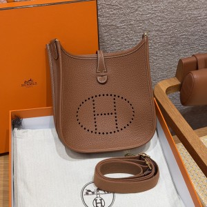 에르메스 Hermes Evelyne 23cm Clemence 37 Gold/gold