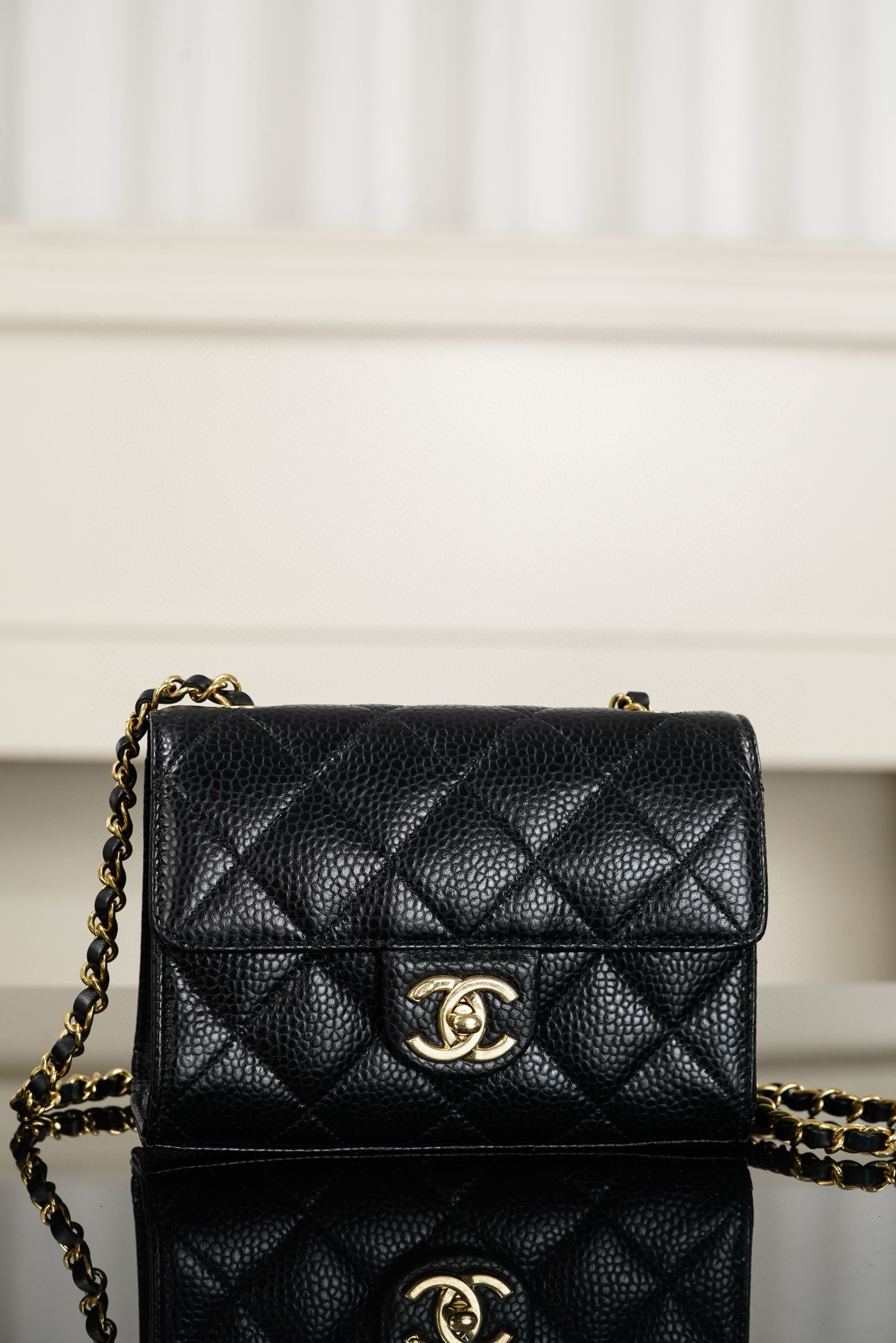 샤넬 Chanel 26c Mini Flap Bag Black 19cm