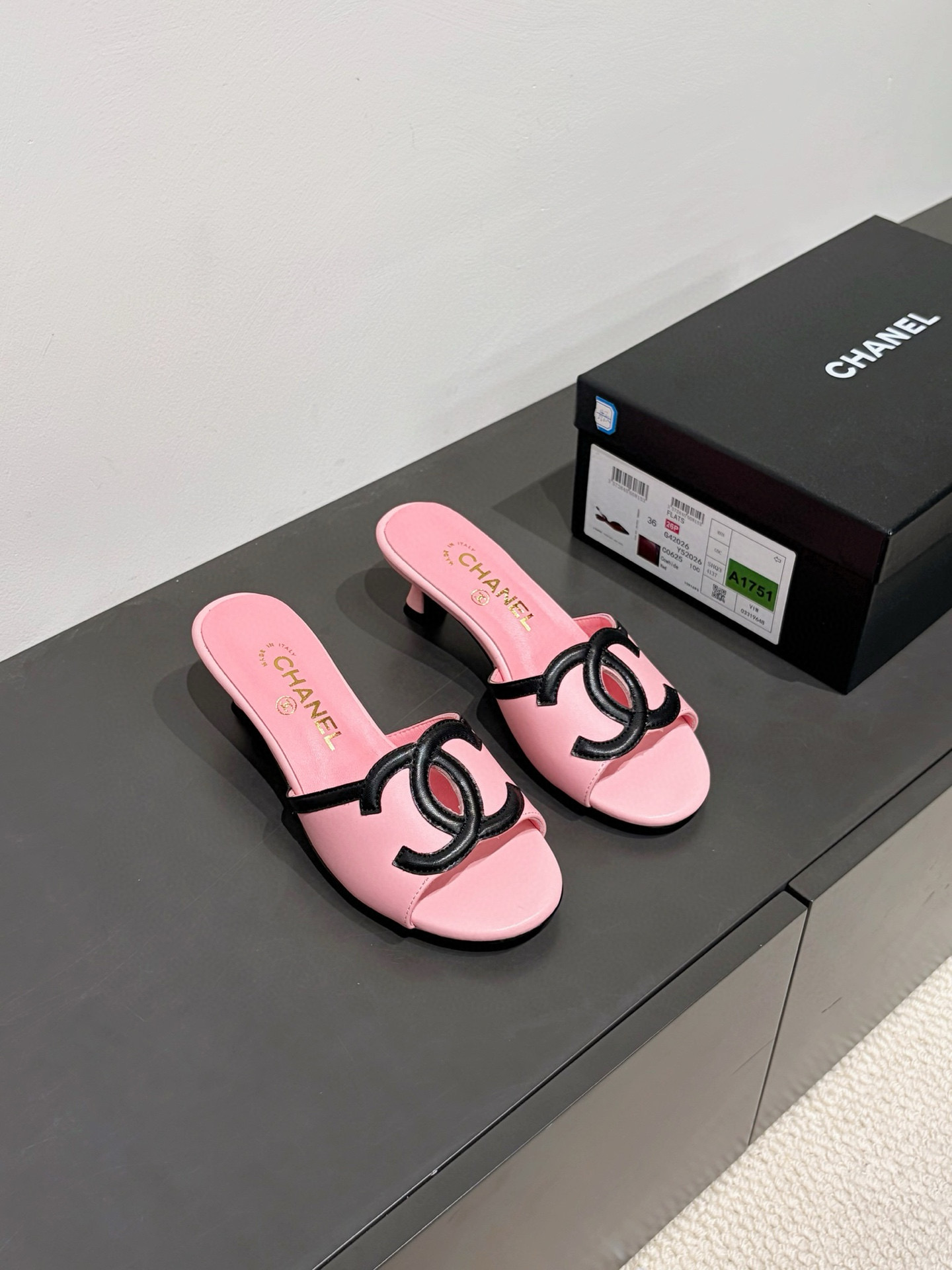 샤넬 CHANEL 26s 샌들 Pink