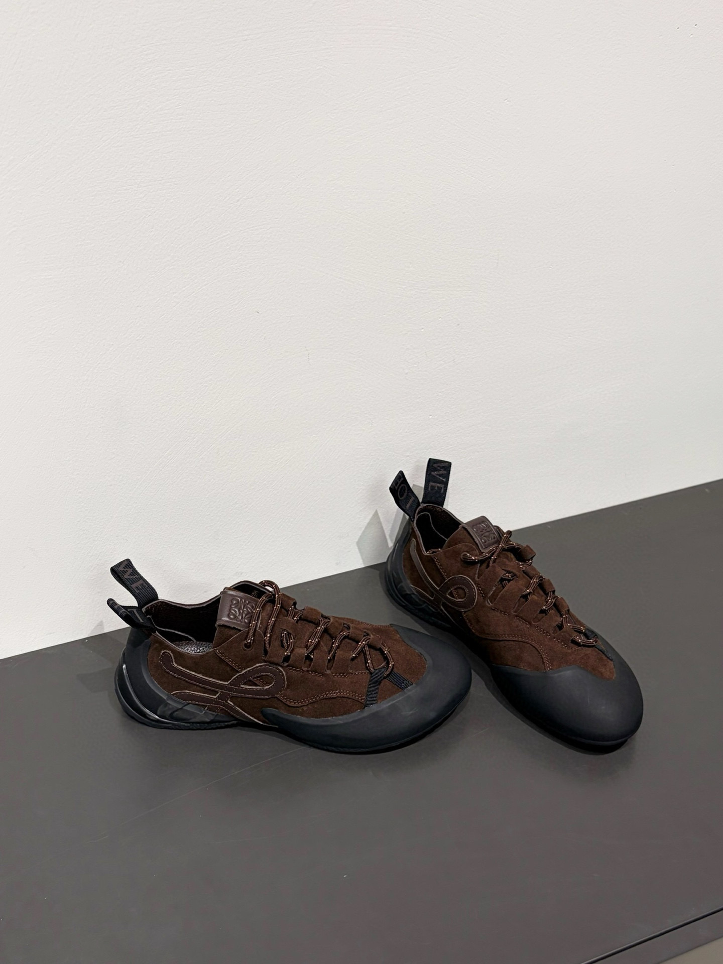 로에베 Loewe Grip sneaker in calfskin suede Coffee