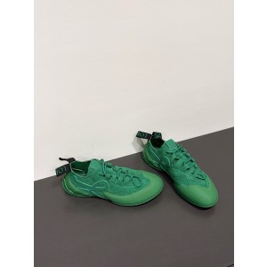 로에베 Loewe Grip sneaker in calfskin suede green