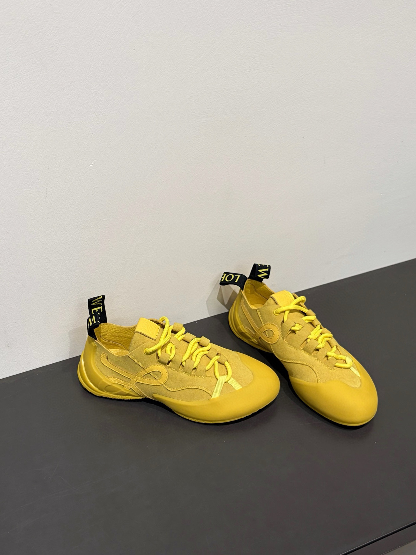 로에베 Loewe Grip sneaker in calfskin suede yellow
